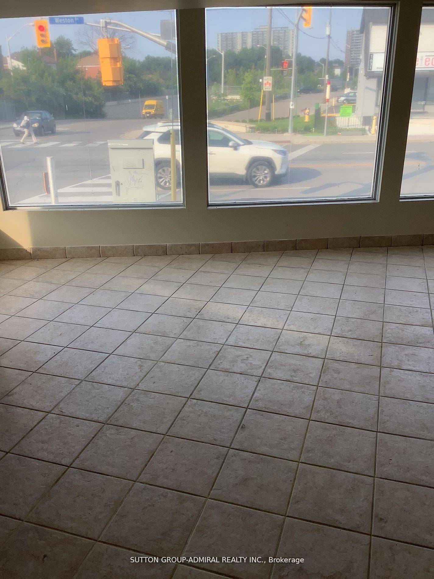 Toronto W04, ON M9N 1T9,1634 Weston RD W