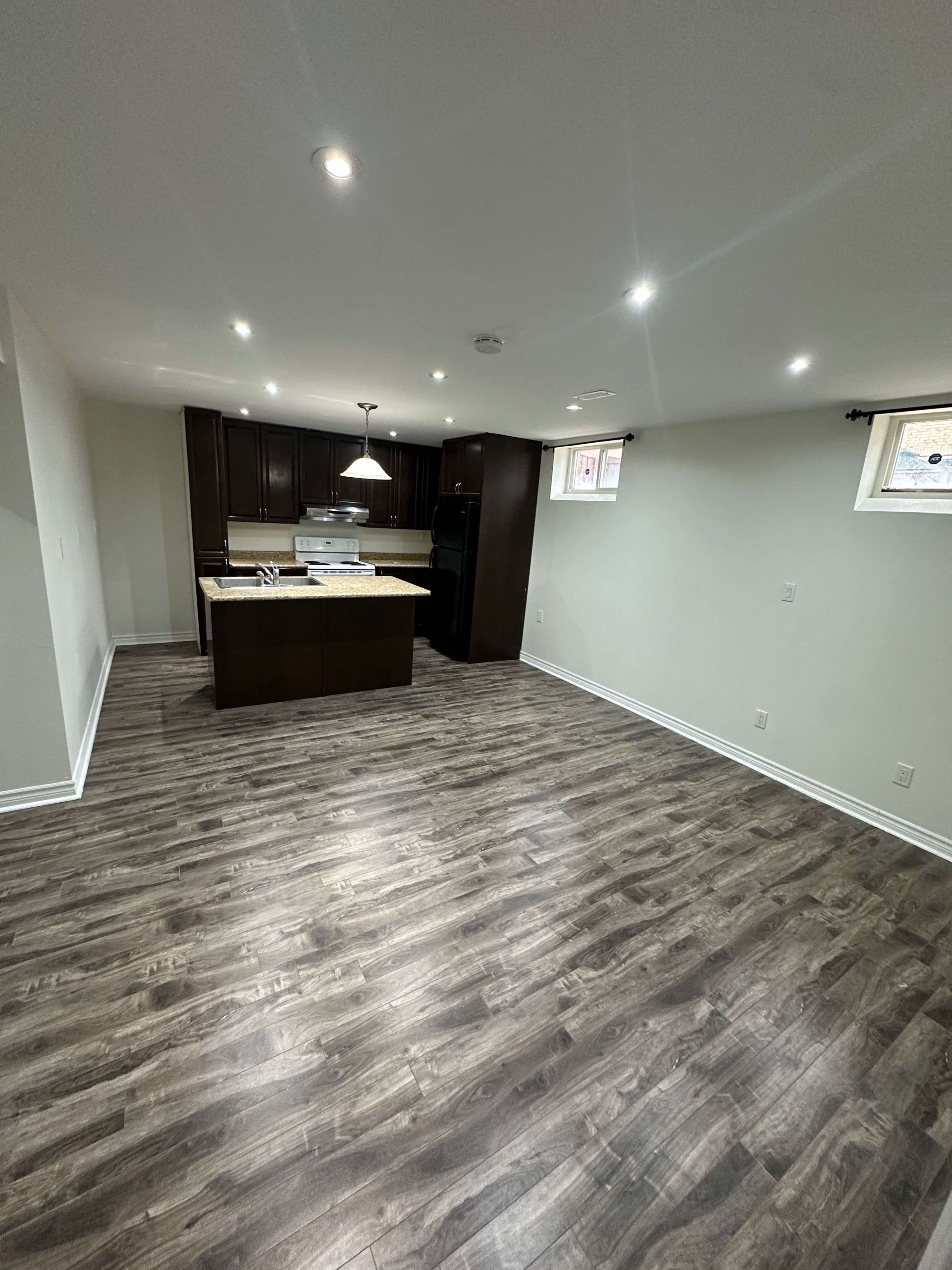 Brampton, ON L6X 5G2,16 Bassett CRES #Basement