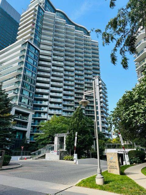 Toronto W06, ON M8V 4E9,2121 Lake Shore BLVD W #1010