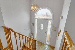 Toronto W05, ON M3L 2L9,148 Yatescastle DR