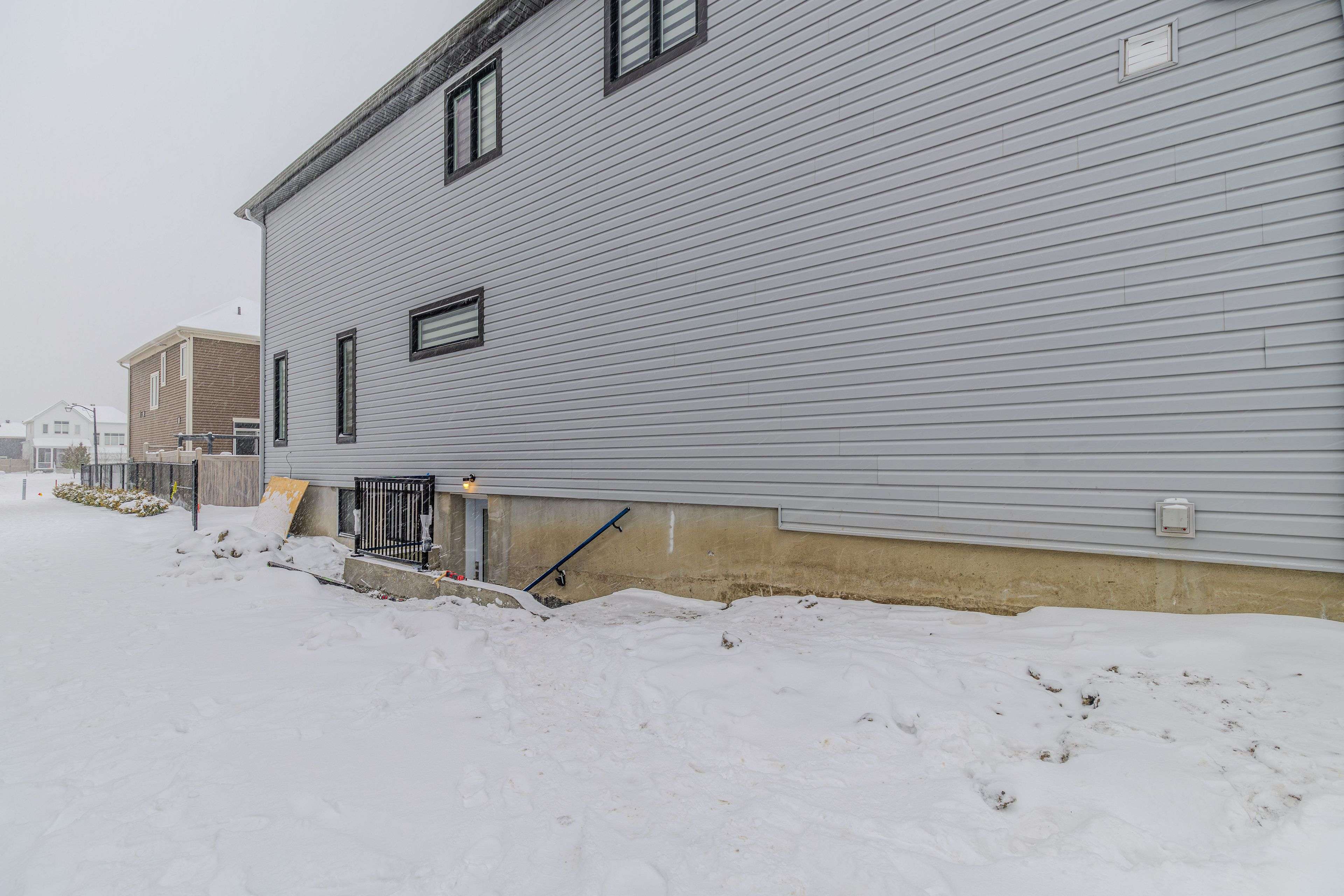 Orleans - Convent Glen And Area, ON K1W 0S9,142 Lumen PL #B