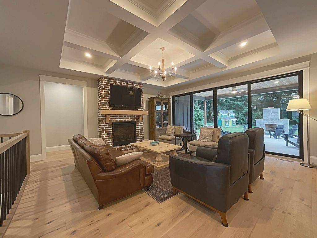 Norfolk, ON N3Y 4J9,93 Woodland DR