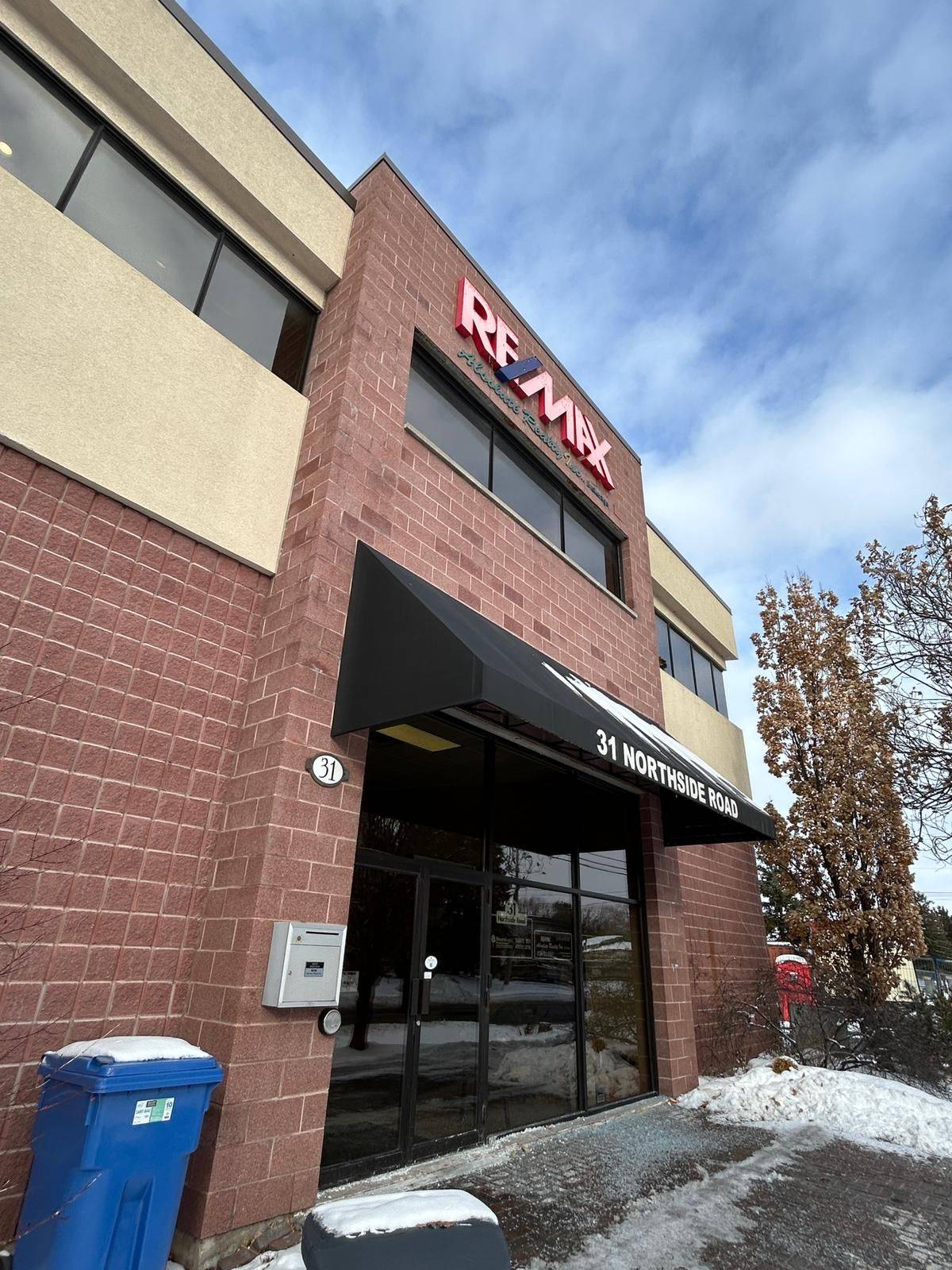 Bells Corners And South To Fallowfield, ON K2H 8S1,31 NORTHSIDE RD #102