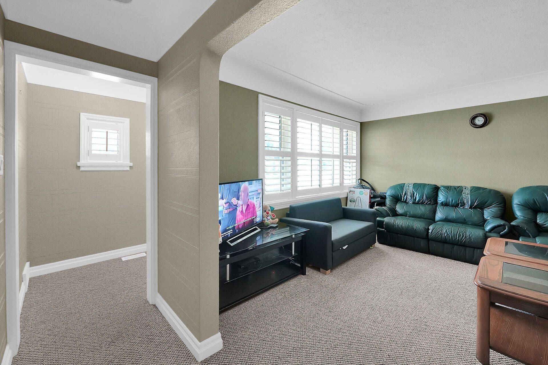 Niagara Falls, ON L2J 1Z6,6616 Riall ST