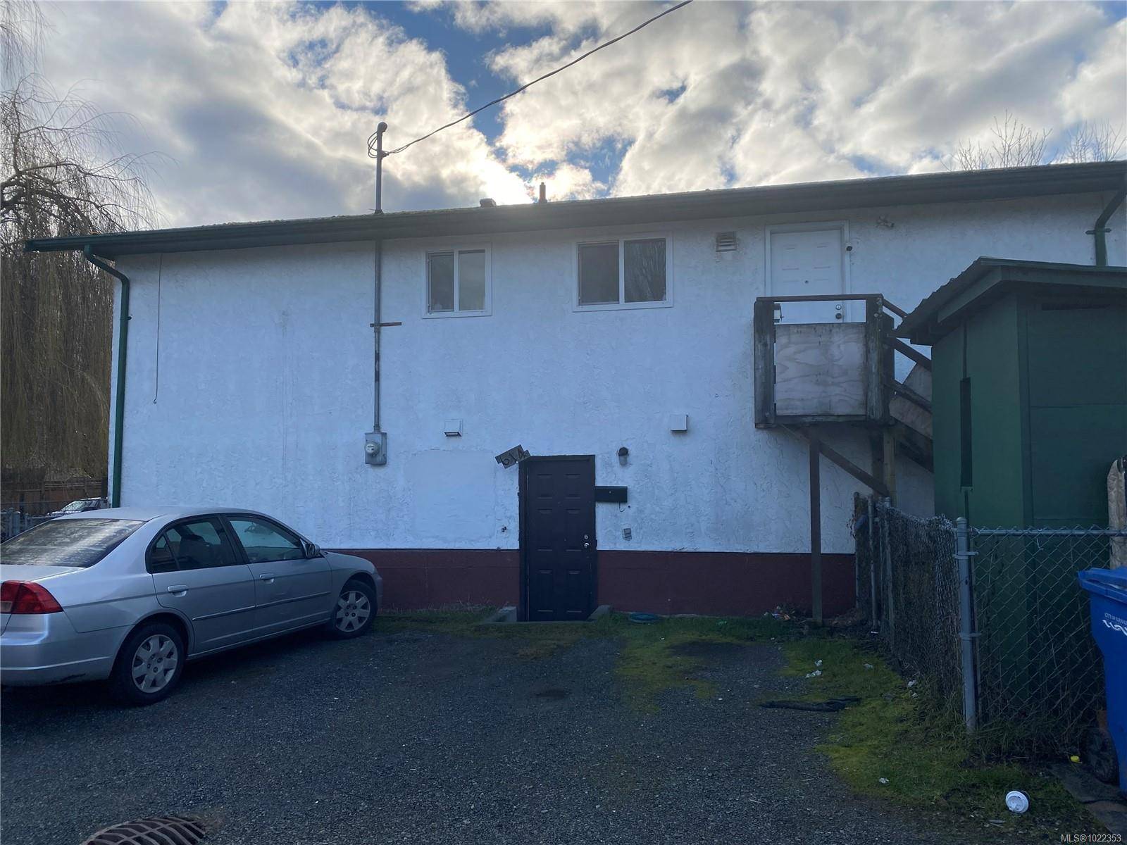 Nanaimo, BC V9R 4B7,614 Winchester Ave