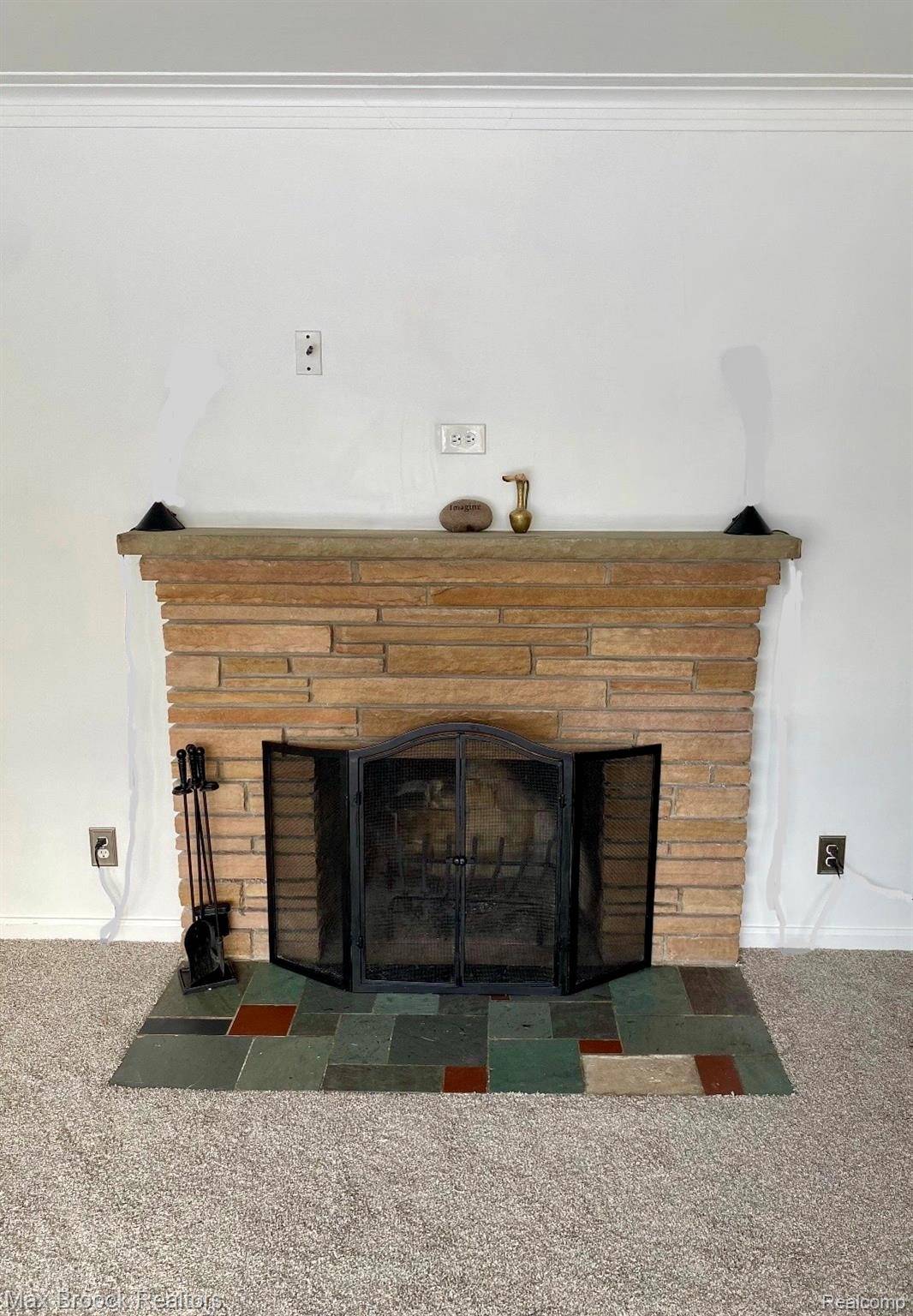 Eastpointe, MI 48021,15835 Deerfield AVE