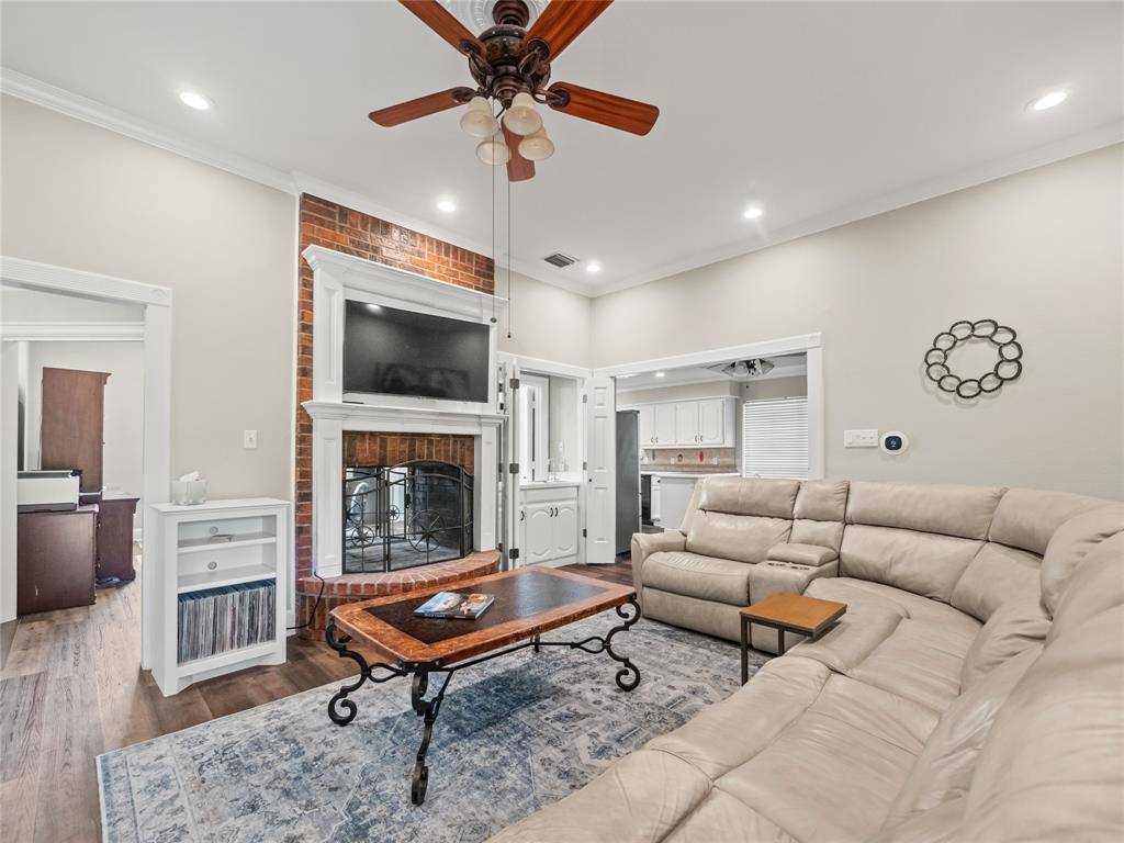 Lewisville, TX 75077,810 Waite Dr.