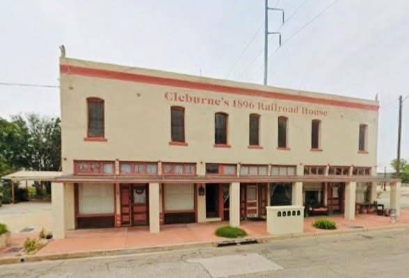 Cleburne, TX 76031,421 E Henderson Street