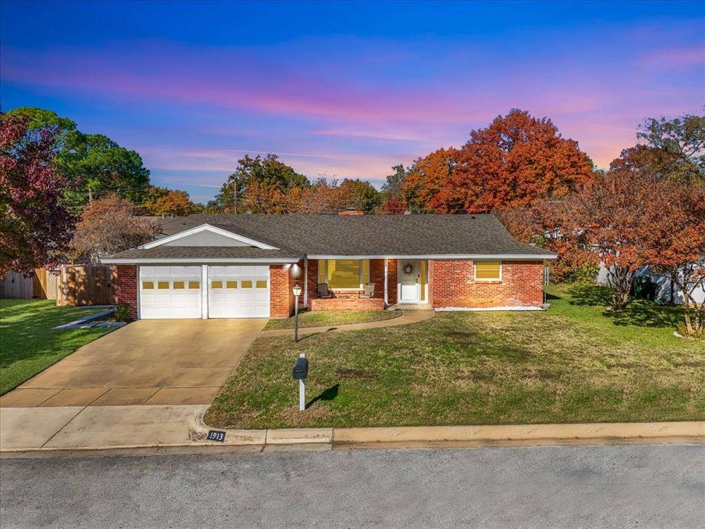 Hurst, TX 76054,1913 Yucca Trail