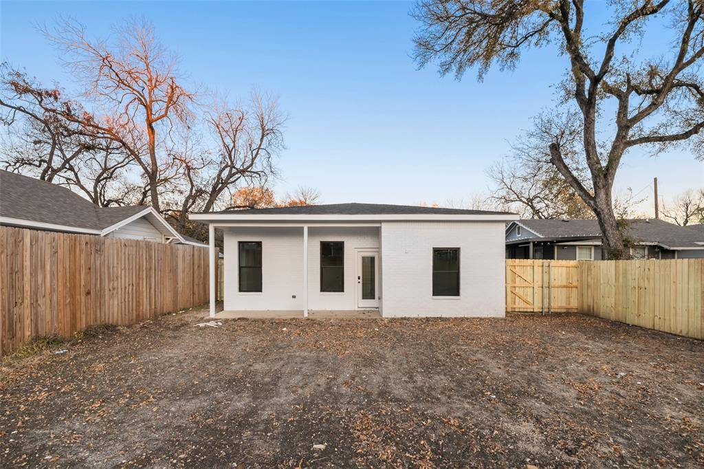 Dallas, TX 75212,2511 lapsley Street