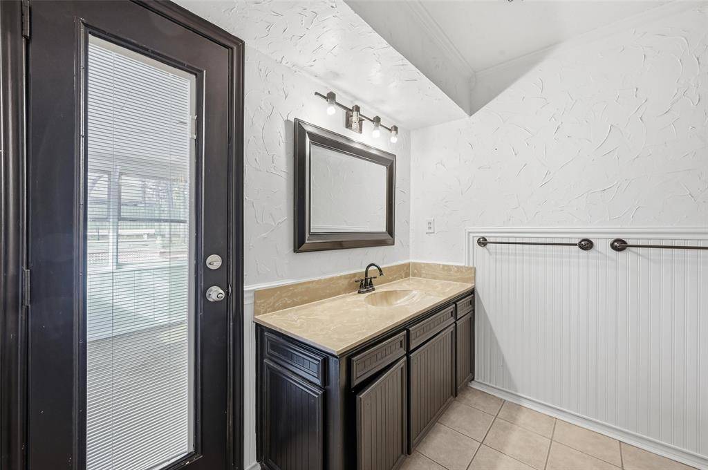 Arlington, TX 76013,3015 Yellowstone Drive