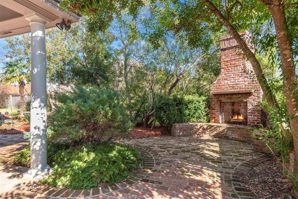 Shreveport, LA 71106,1069 Waters Edge Circle