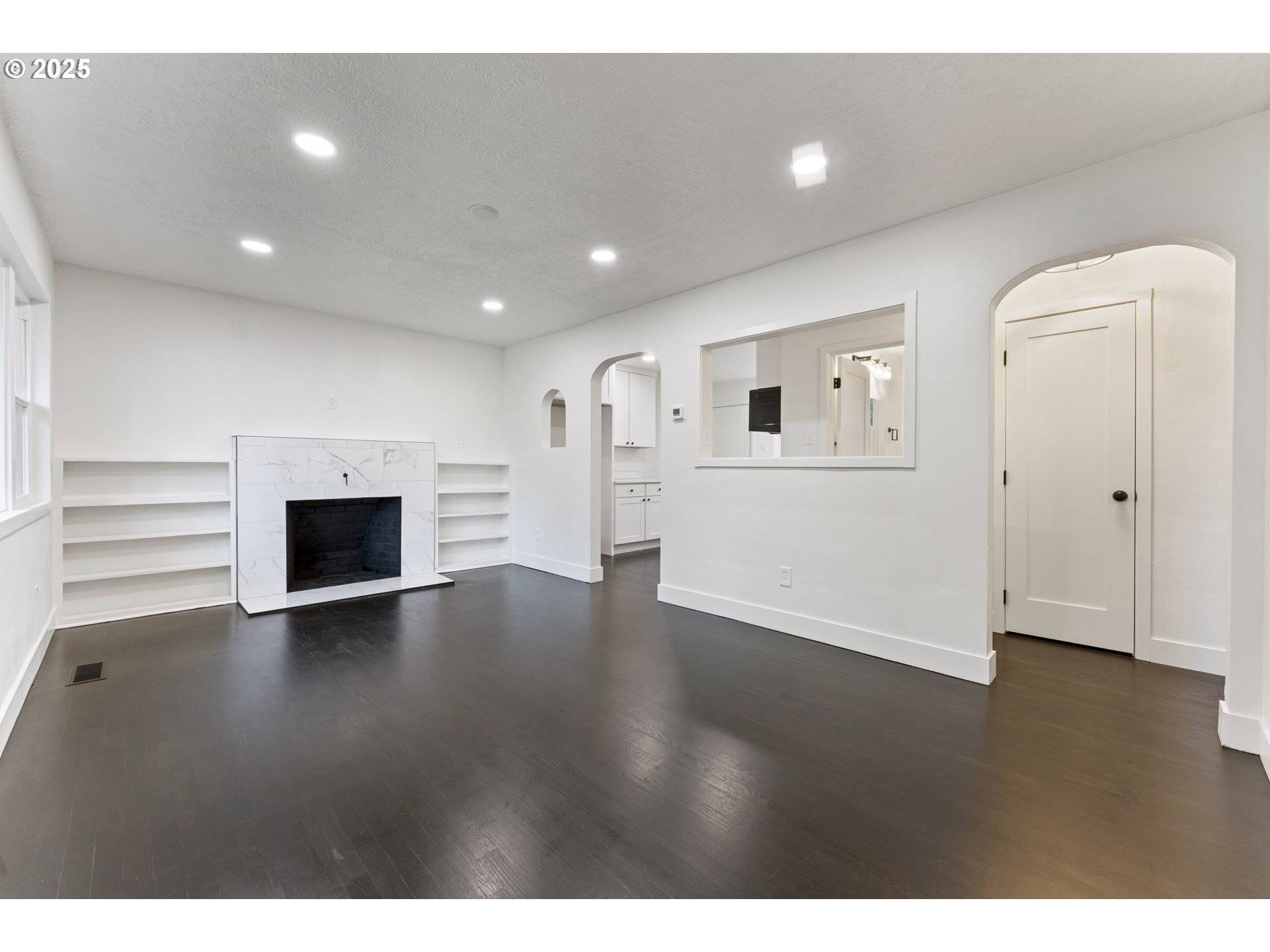 Portland, OR 97233,2333 SE 124TH AVE