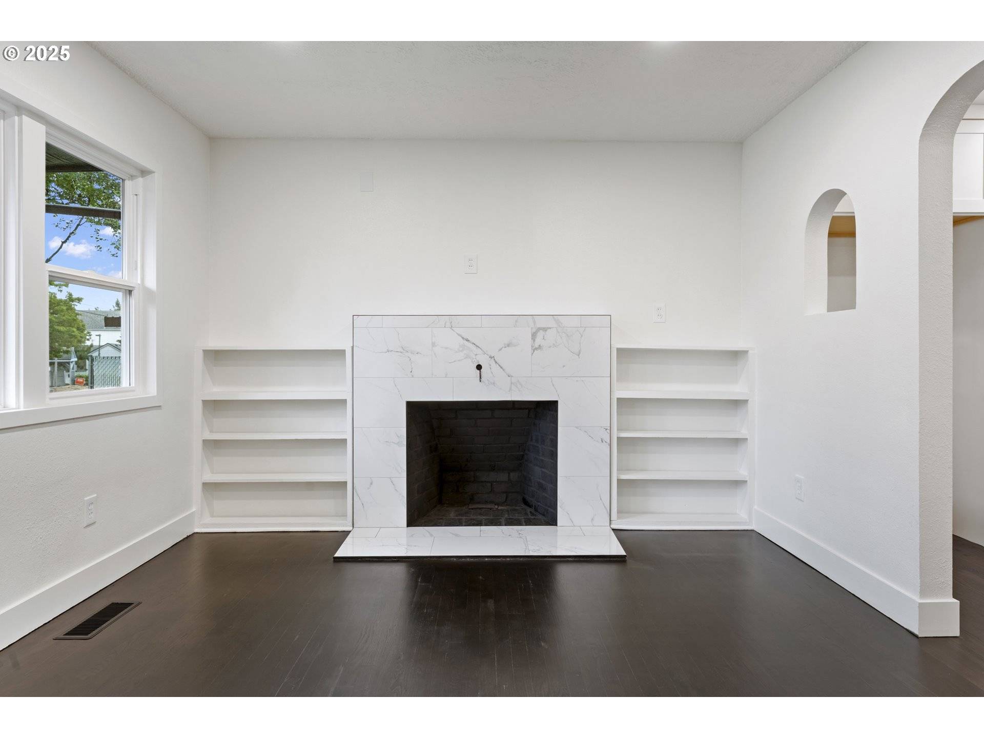 Portland, OR 97233,2333 SE 124TH AVE