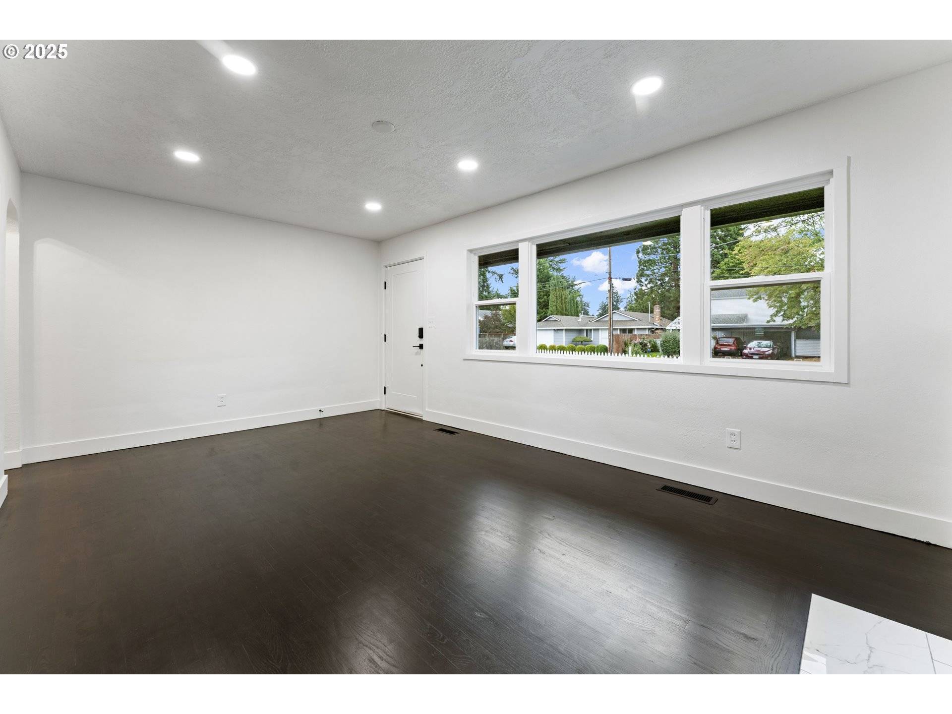 Portland, OR 97233,2333 SE 124TH AVE