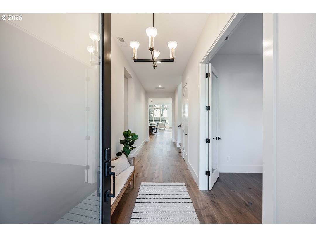 Lake Oswego, OR 97034,2560 GLEN EAGLES PL