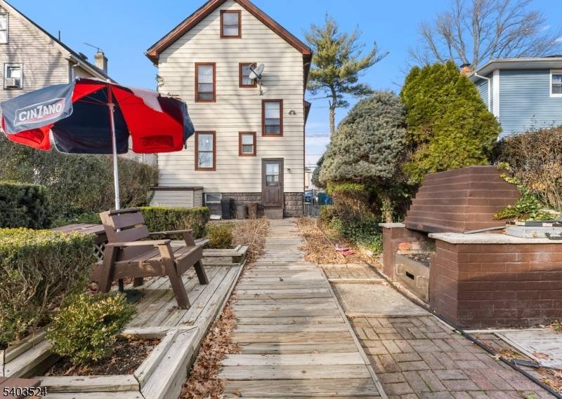 Roselle Boro, NJ 07203,146 E 10Th Ave