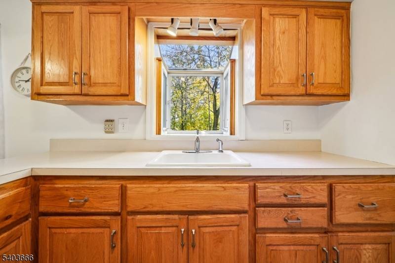 Belleville Twp., NJ 07109,190 Bell St