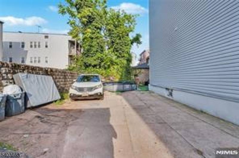 Paterson City, NJ 07514,399 E 28th Street