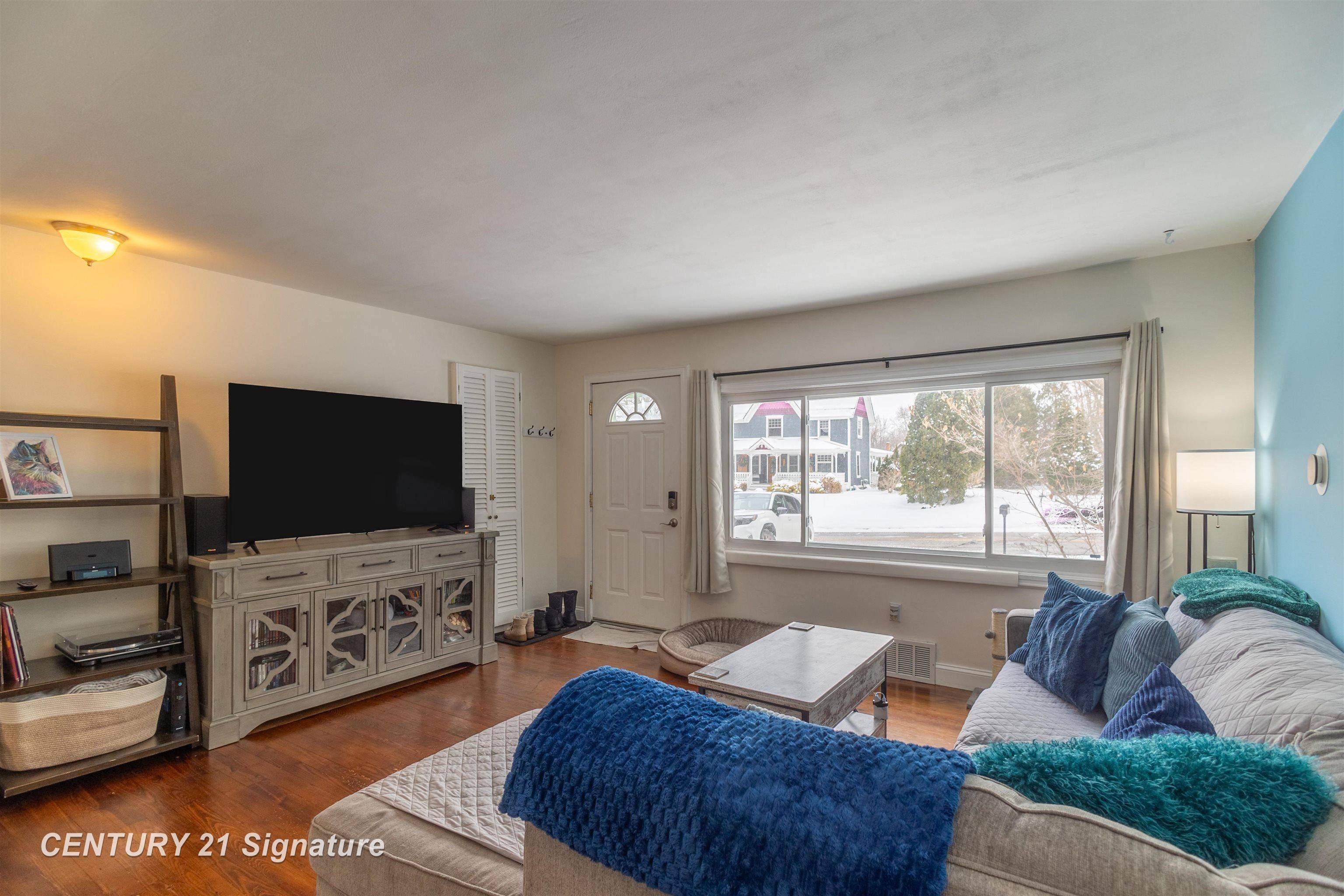 Fenton, MI 48430,818 S Adelaide ST