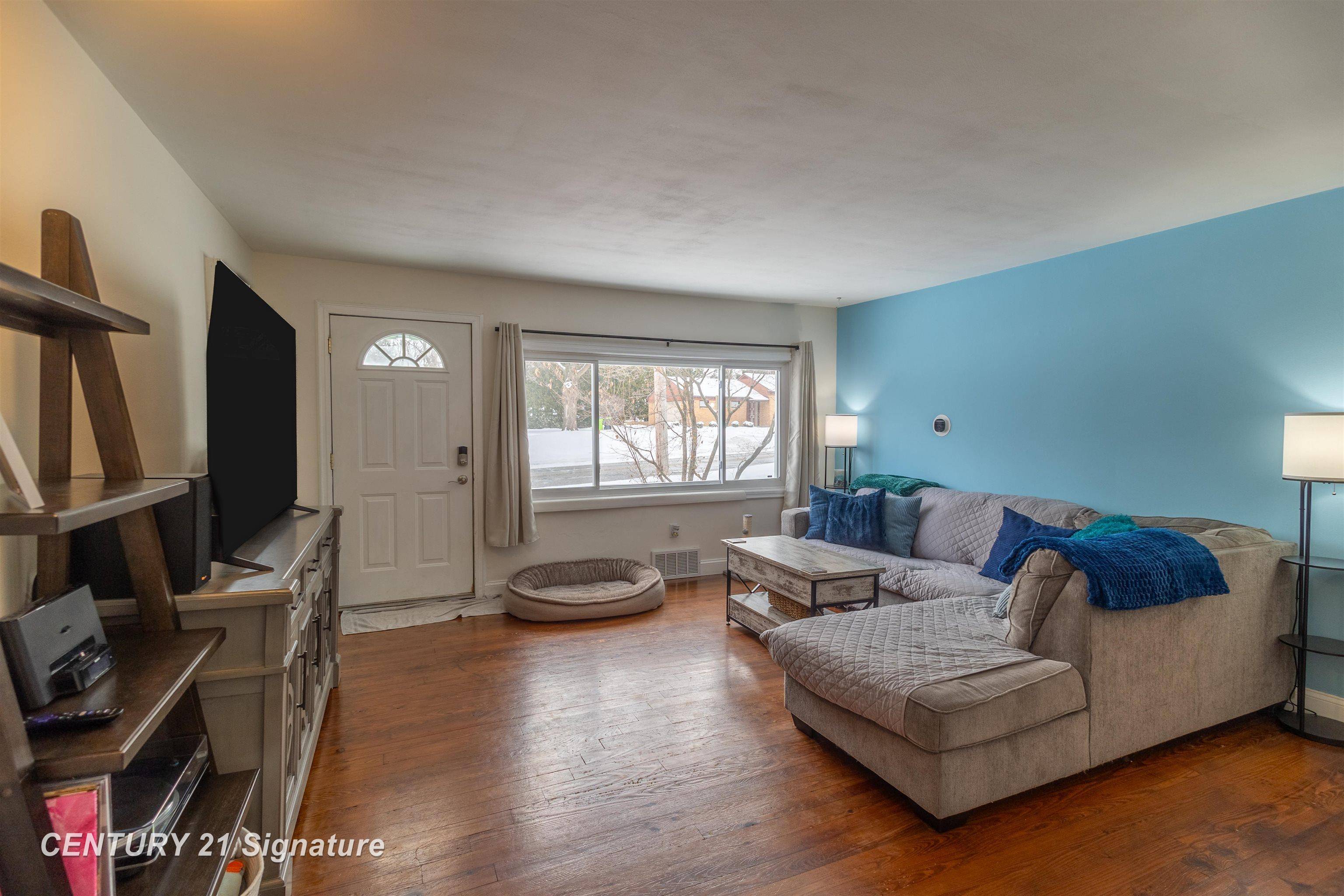 Fenton, MI 48430,818 S Adelaide ST