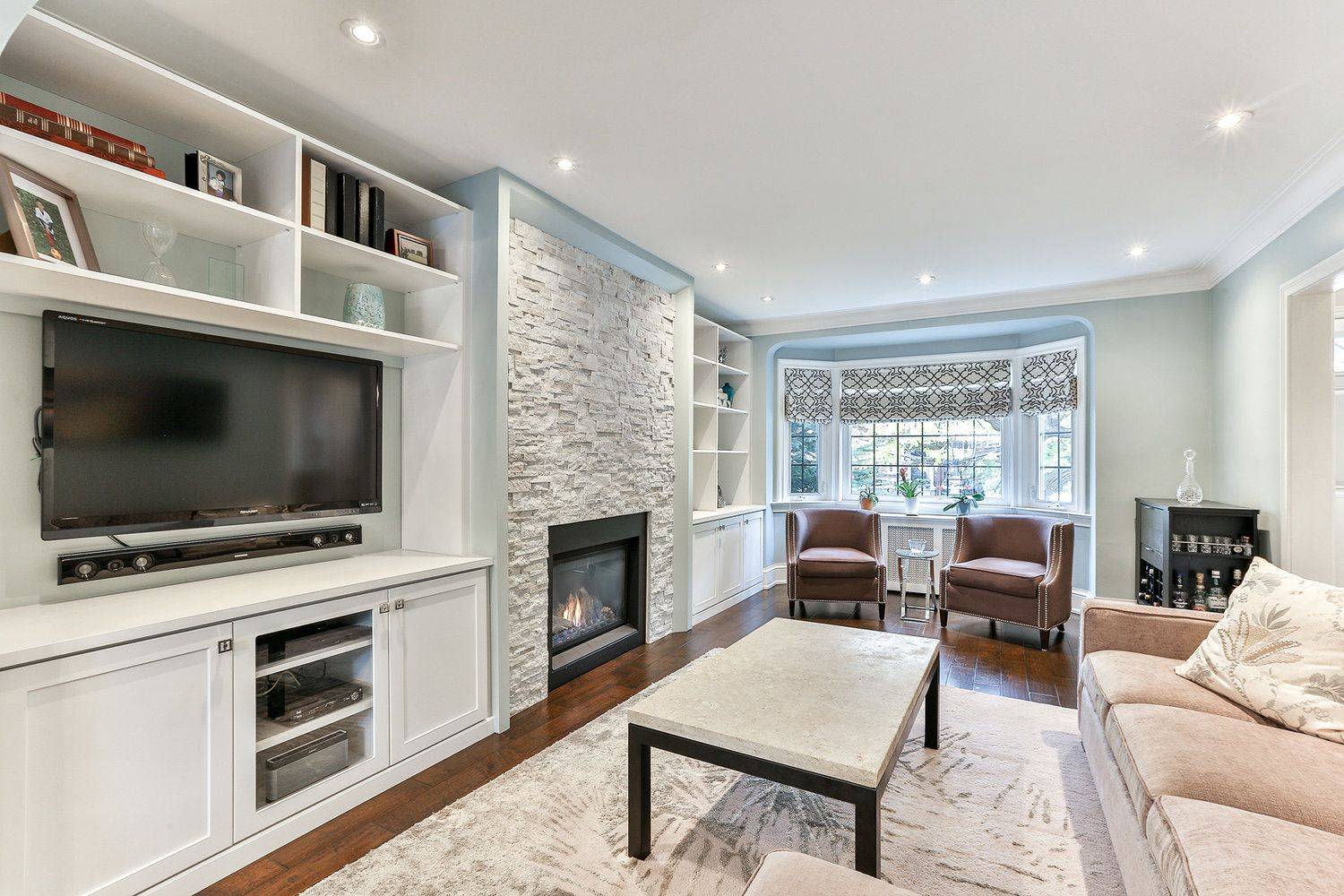 Toronto C11, ON M4G 2K5,684 Eglinton AVE E