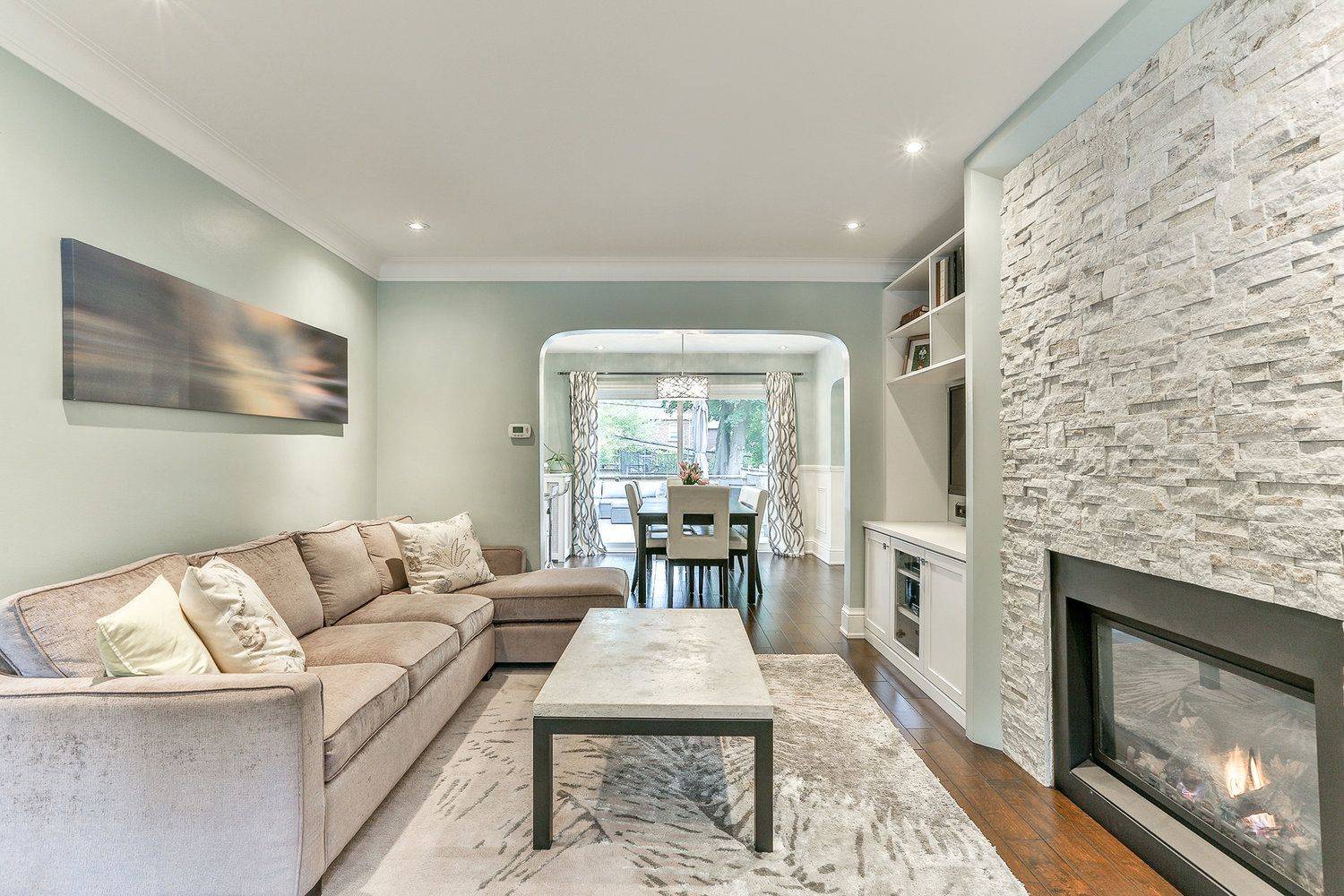 Toronto C11, ON M4G 2K5,684 Eglinton AVE E