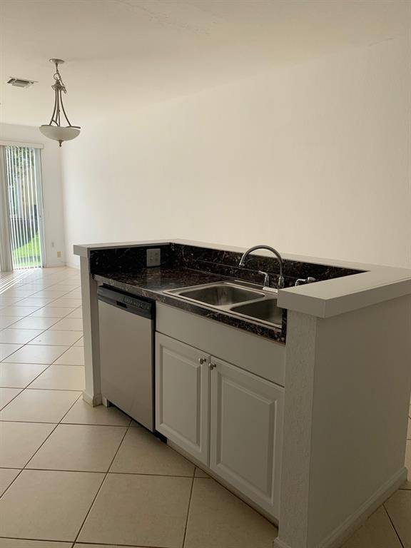 Tamarac, FL 33321,6366 LANDINGS WAY #6366