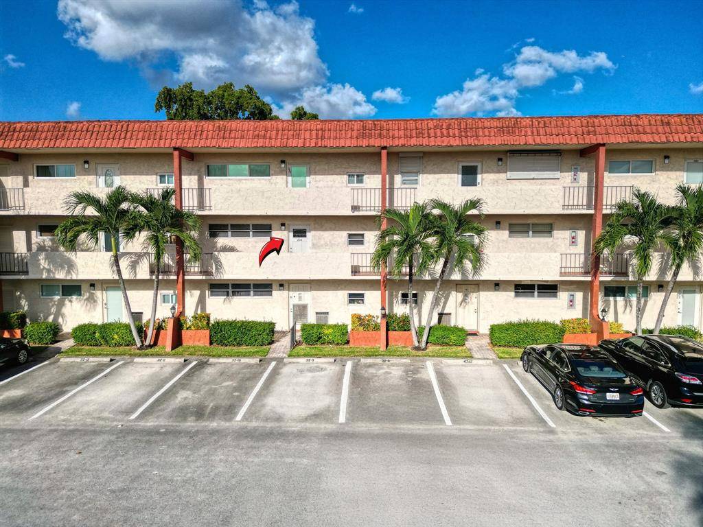 Pembroke Pines, FL 33025,8980 S Hollybrook Blvd #204