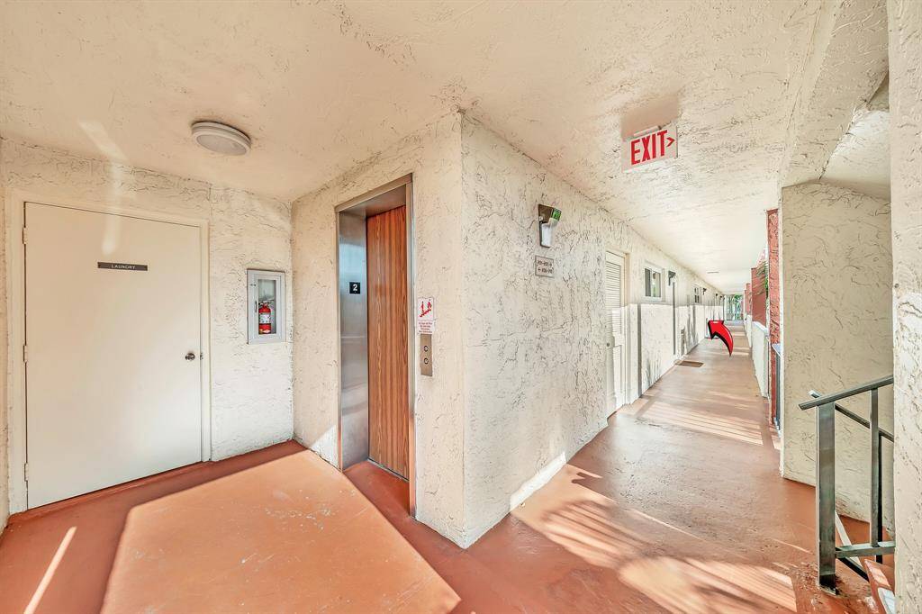 Pembroke Pines, FL 33025,8980 S Hollybrook Blvd #204