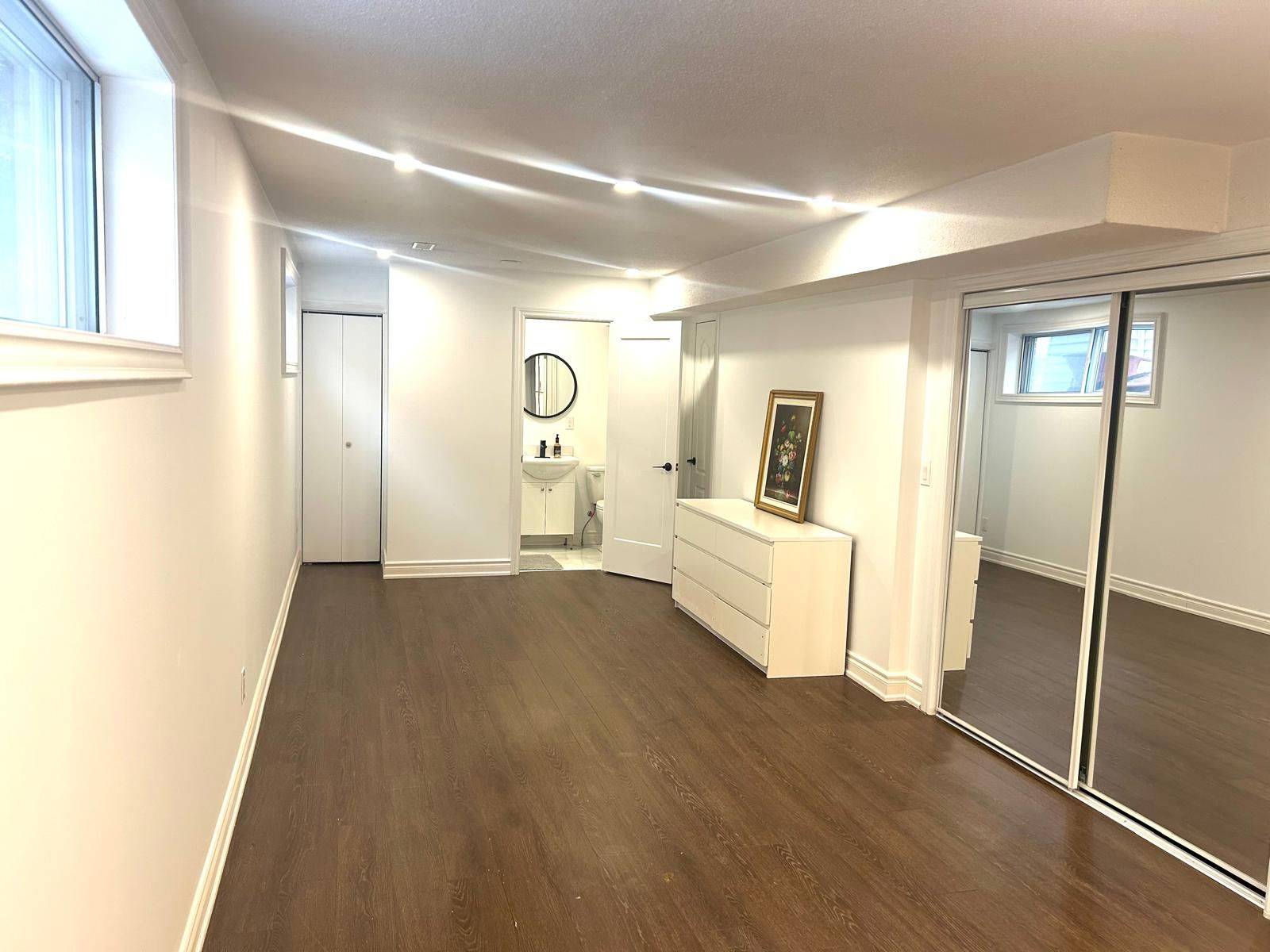 Richmond Hill, ON L4C 4L6,55 Oxford ST