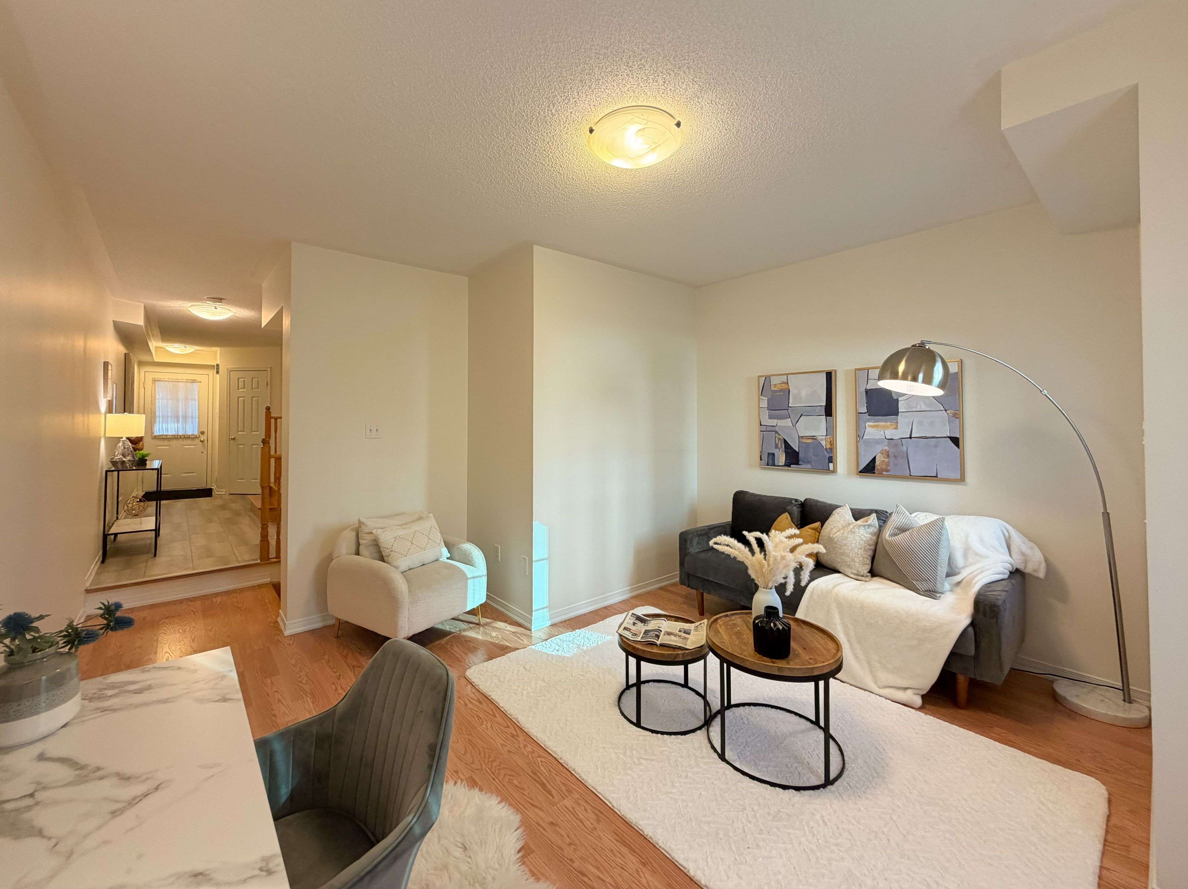 Richmond Hill, ON L4C 9N4,284 Church ST S