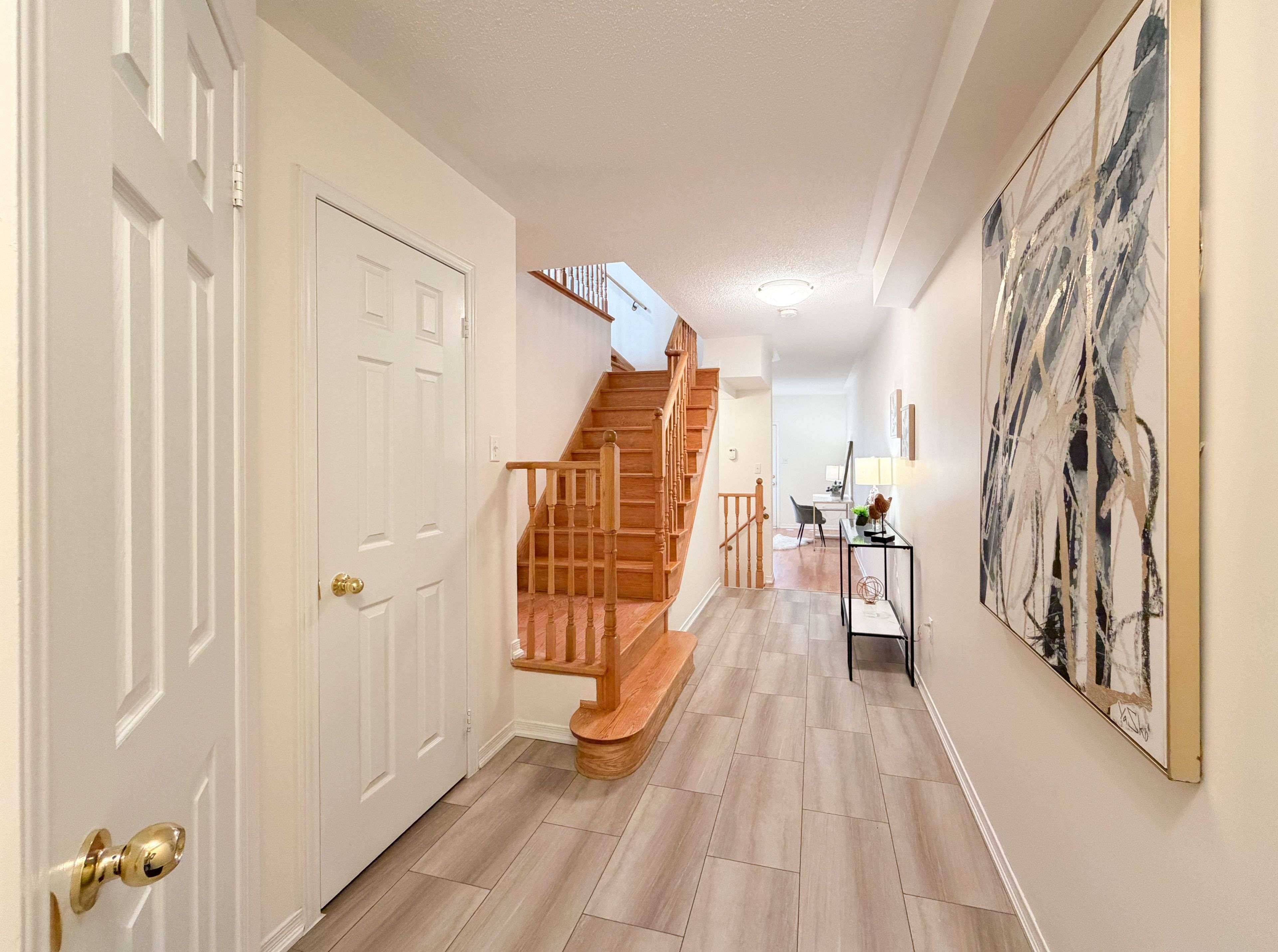 Richmond Hill, ON L4C 9N4,284 Church ST S