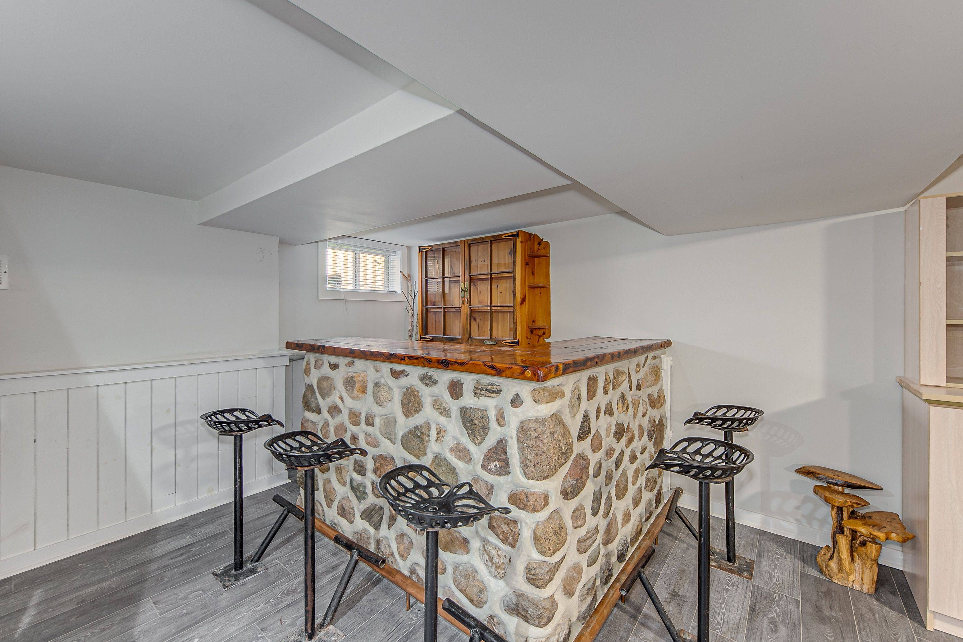 Georgina, ON L4P 2R2,148 Riverglen DR #Basement