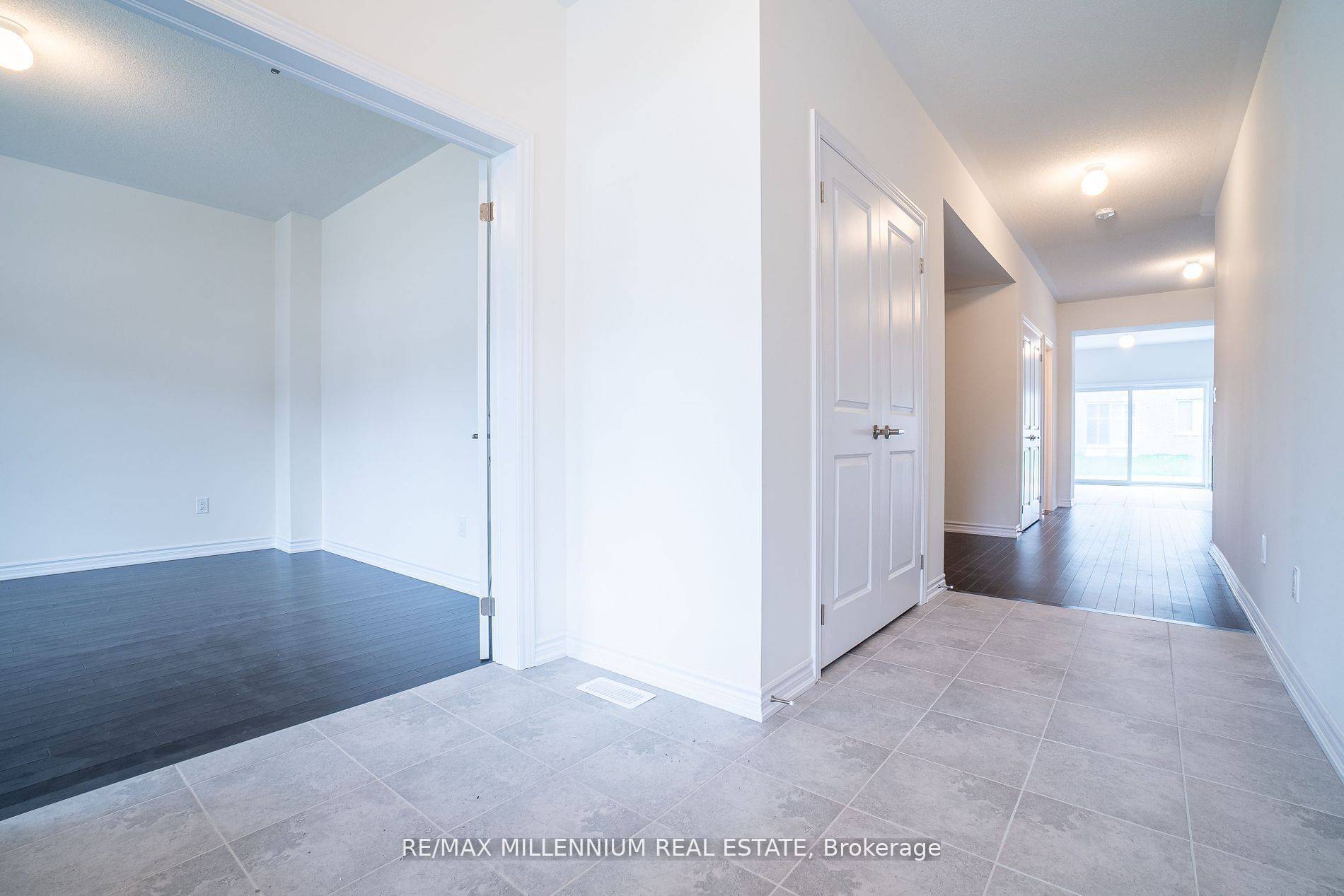 Innisfil, ON L9S 0P8,1640 Corsal CT