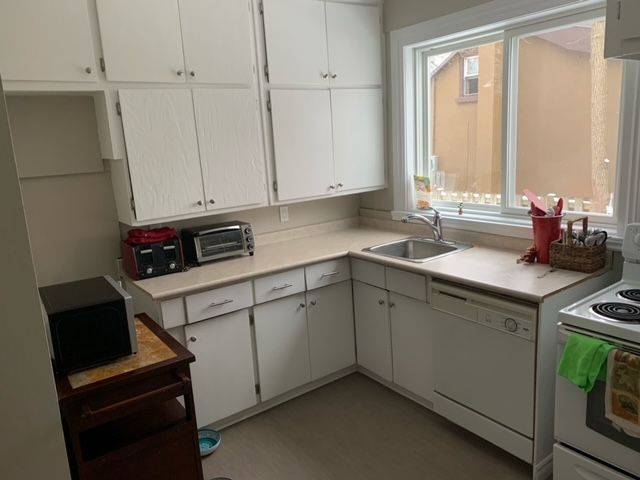 Barrie, ON L4M 1V6,58 Penetang ST #1-4