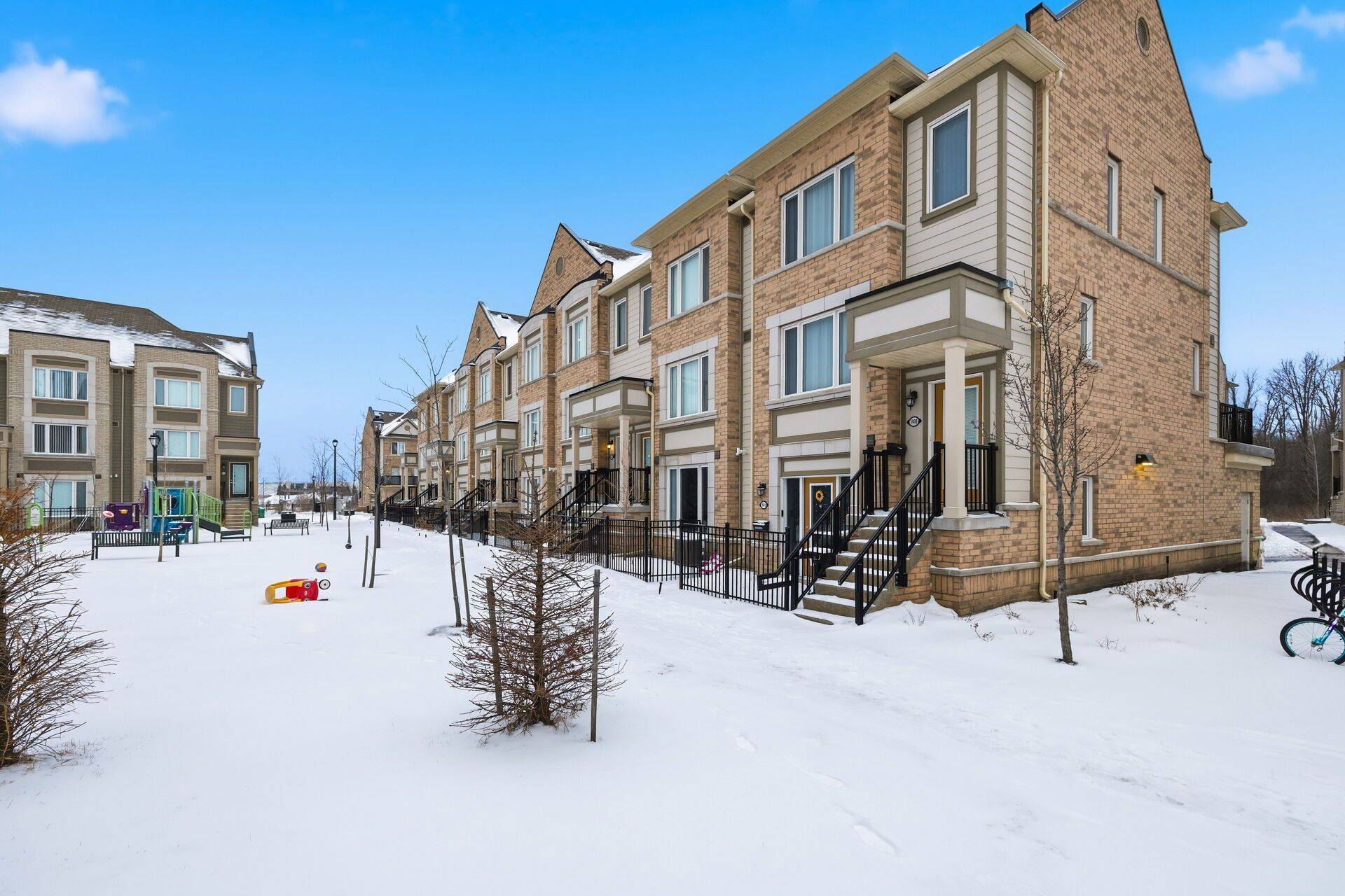 Brampton, ON L6Y 6G2,1 Beckenrose CT #144