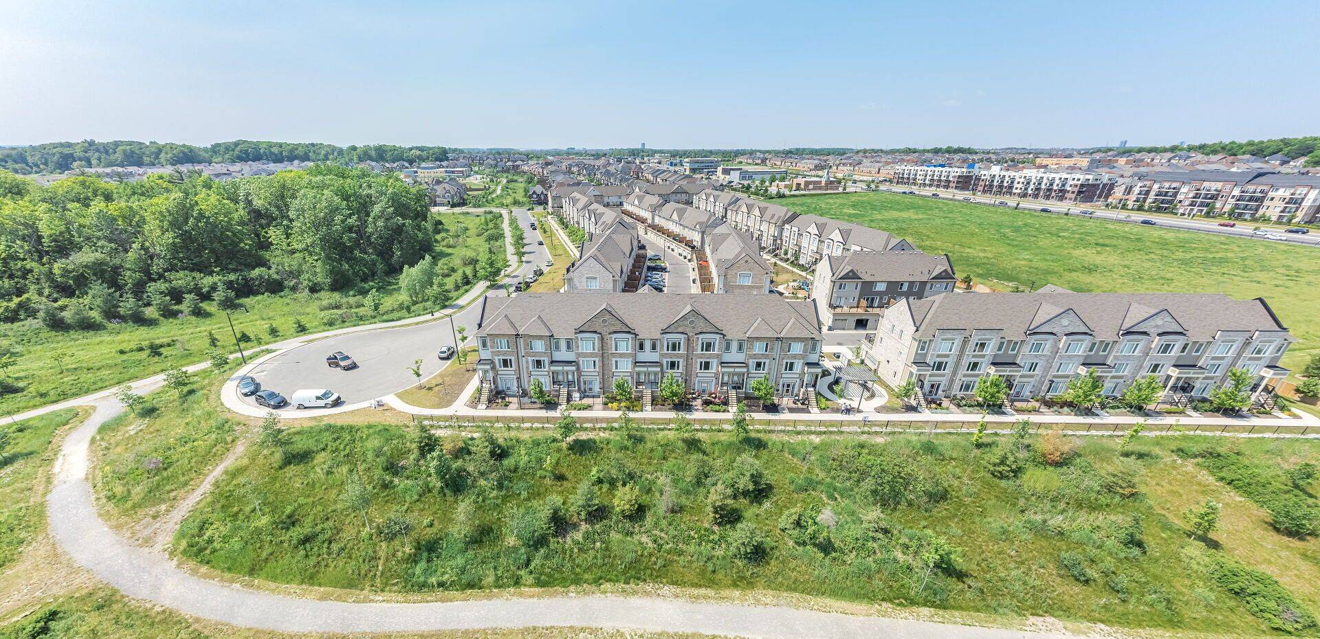 Brampton, ON L6Y 6G2,1 Beckenrose CT #144