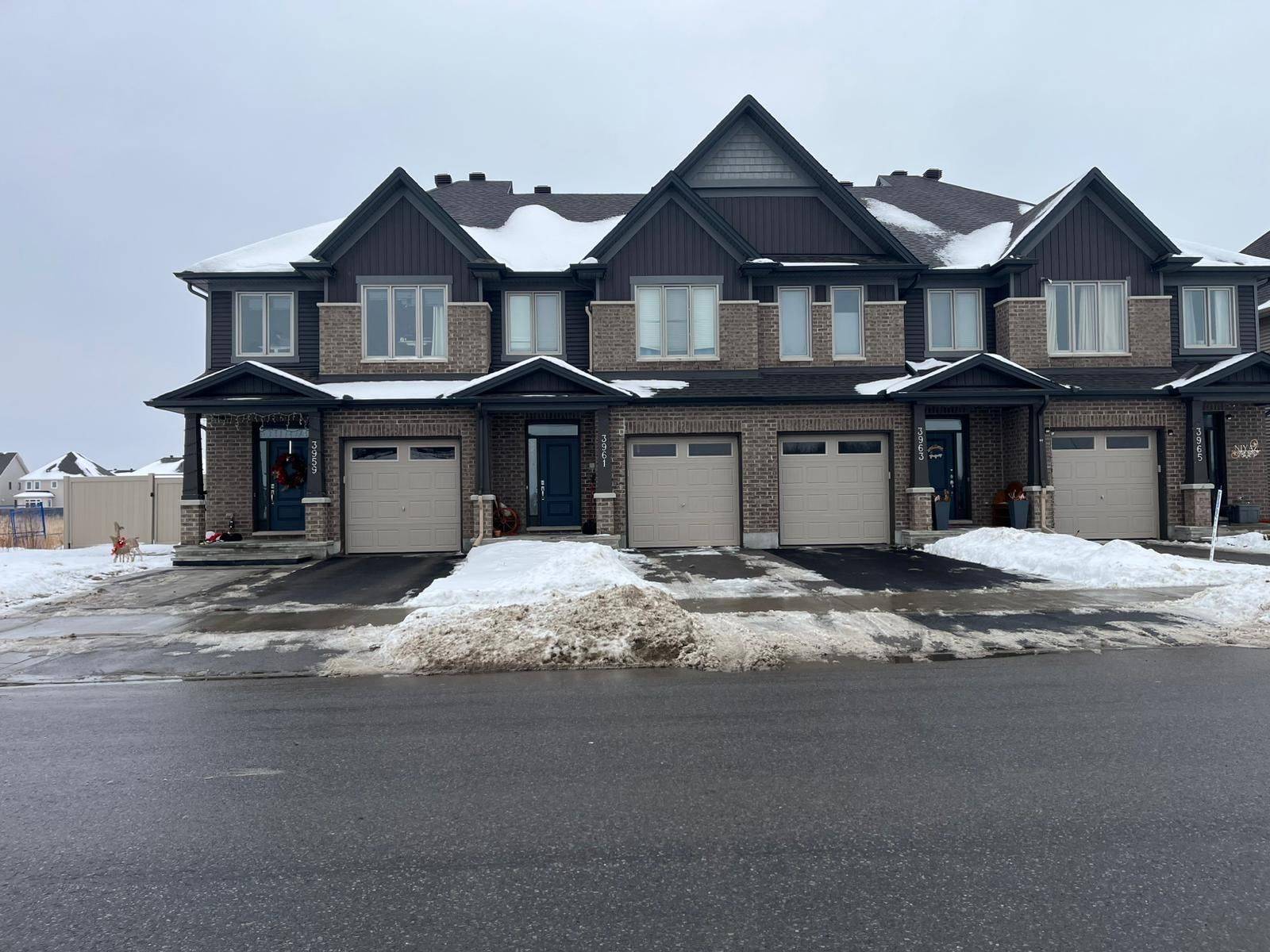 Blossom Park - Airport And Area, ON K1T 0R7,3961 Kelly Farm DR