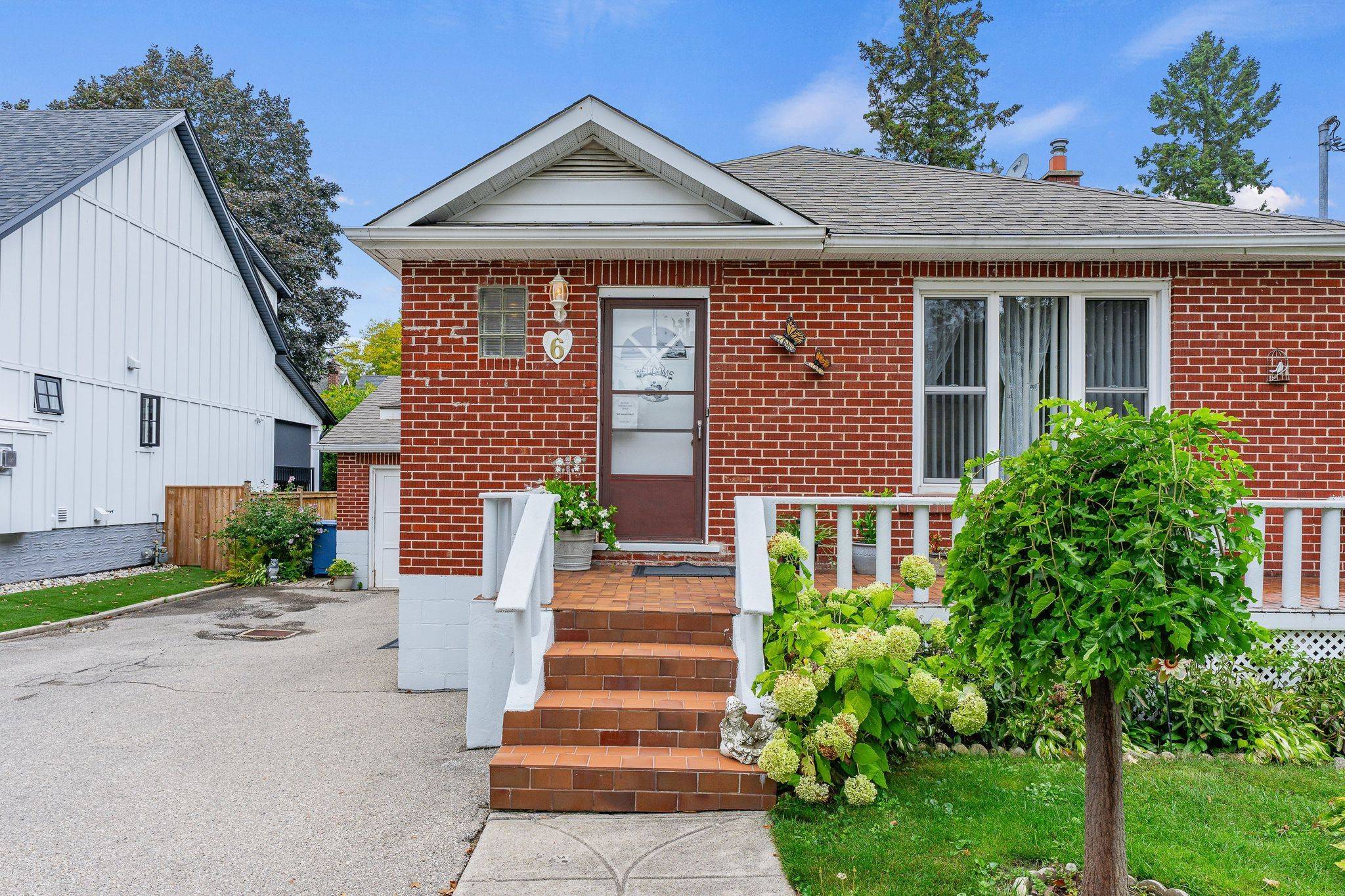 Guelph, ON N1E 2T3,6 Hepburn AVE