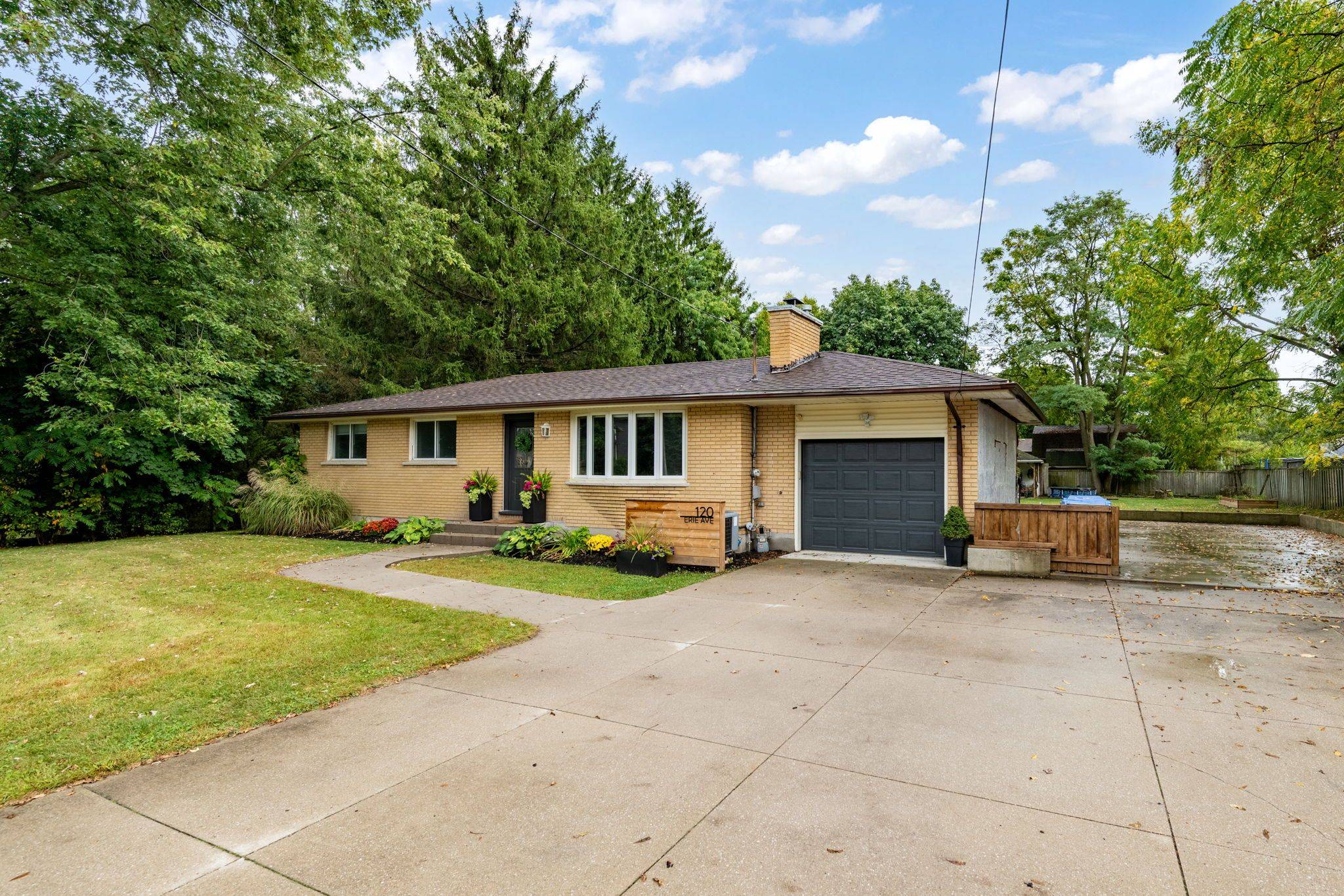 Middlesex Centre, ON N0L 1R0,120 Erie AVE