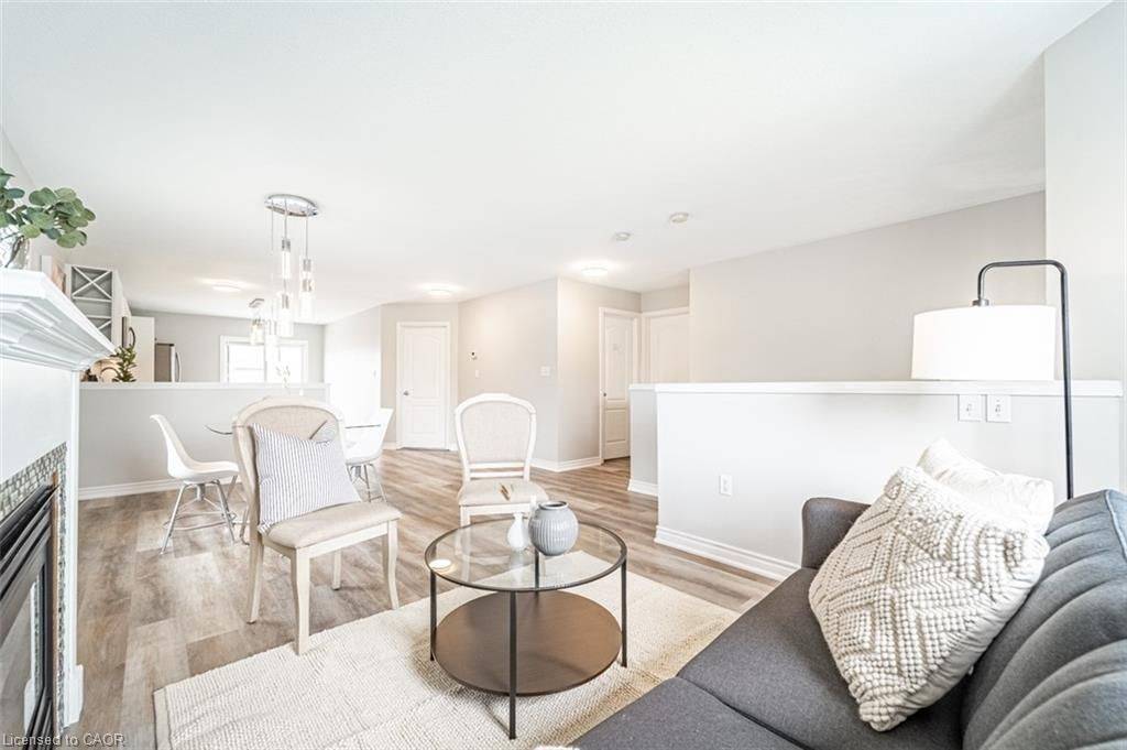 Hamilton, ON L8J 3X2,12 Shadetree CRES #1