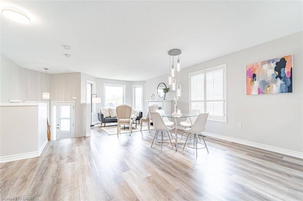 Hamilton, ON L8J 3X2,12 Shadetree CRES #1