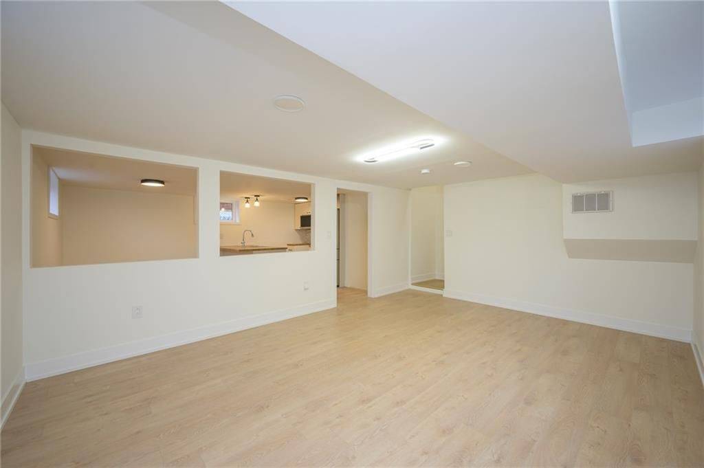 Hamilton, ON L8T 3Y7,54 Moxley DR #Bsmt