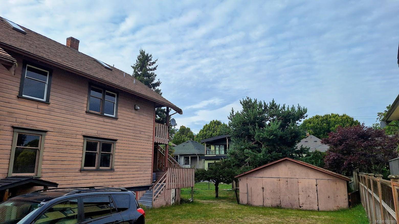 Victoria, BC V8V 1R3,220 Michigan St