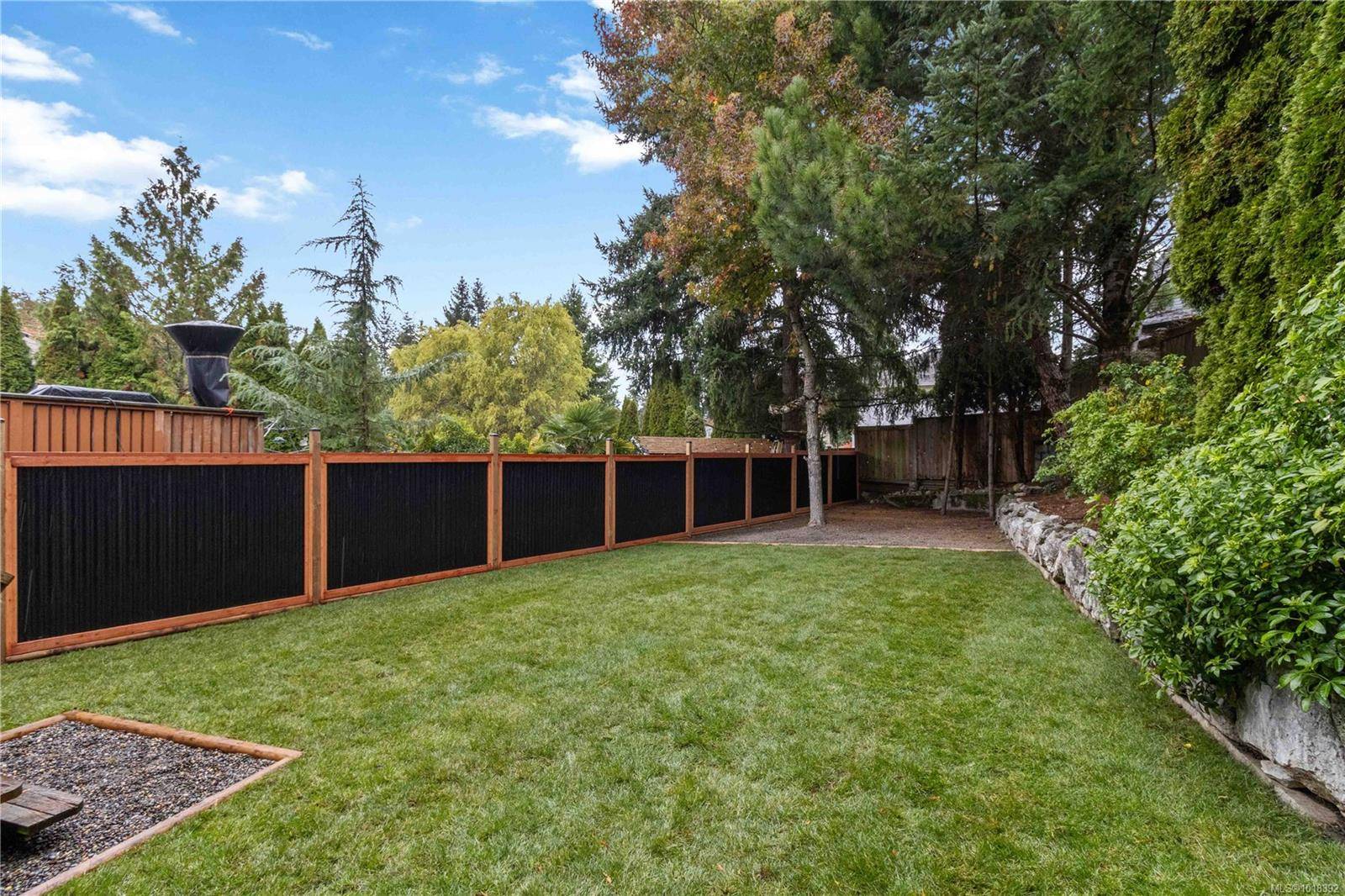 Central Saanich, BC V8M 1G1,7004 Wallace Dr