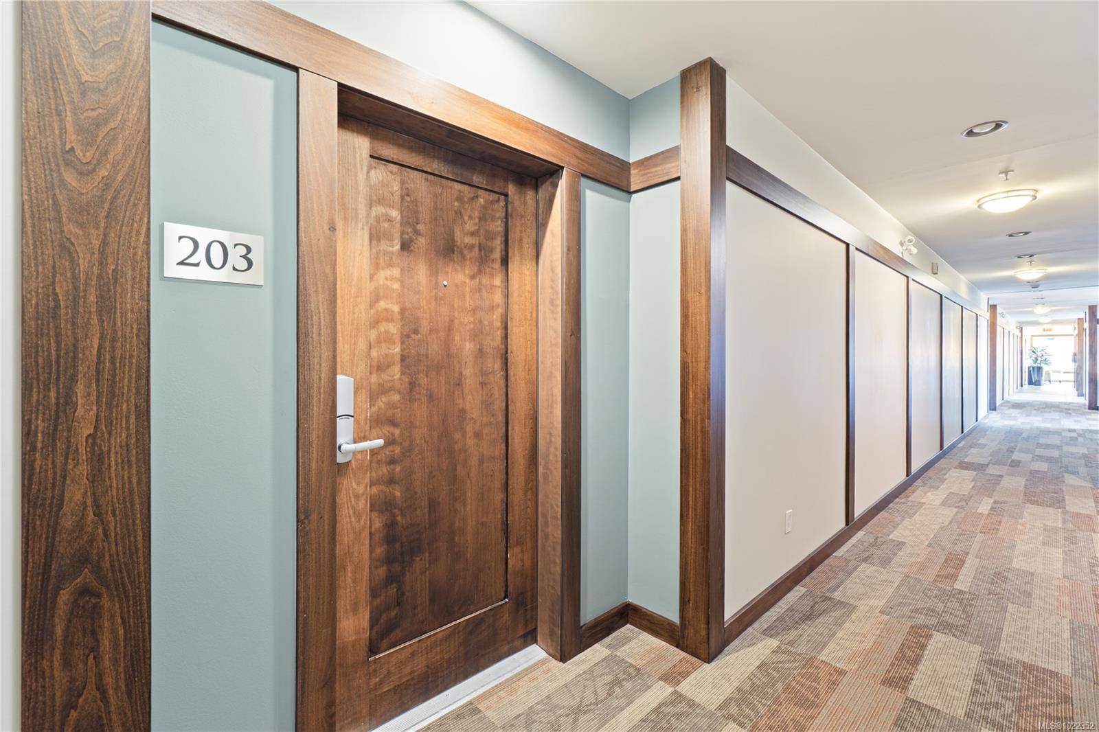 Qualicum Beach, BC V9K 0B2,439 College Rd #203