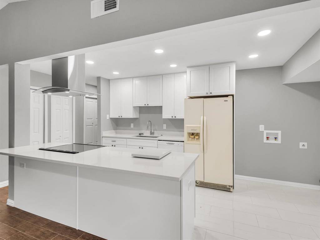 Plano, TX 75075,1224 Meadowcrest Drive