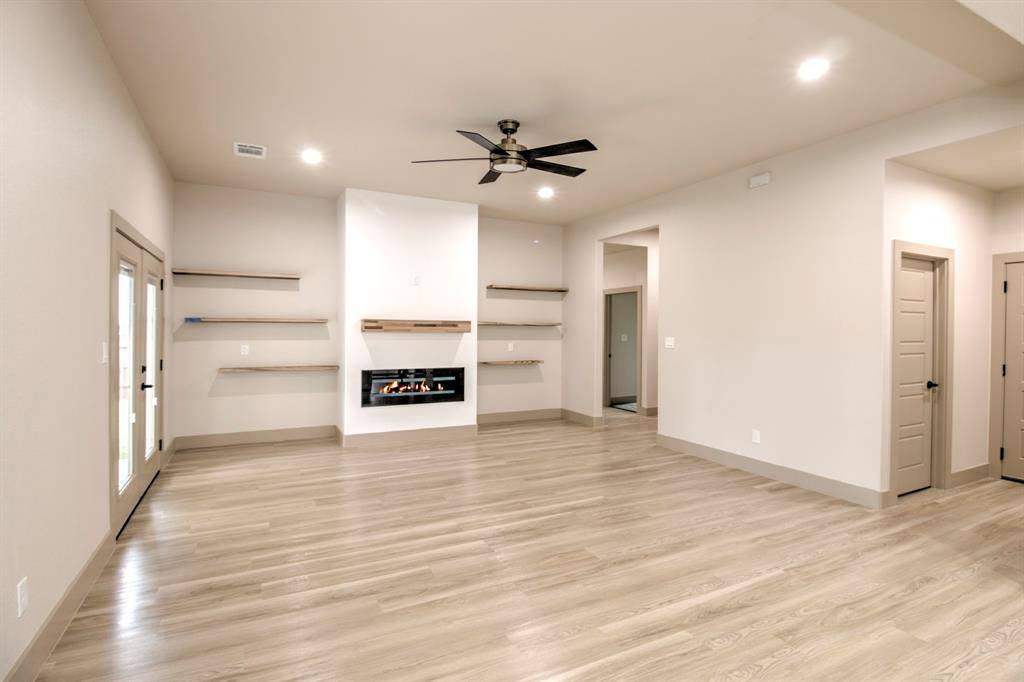 Sherman, TX 75090,1019 HOLIDAY Drive