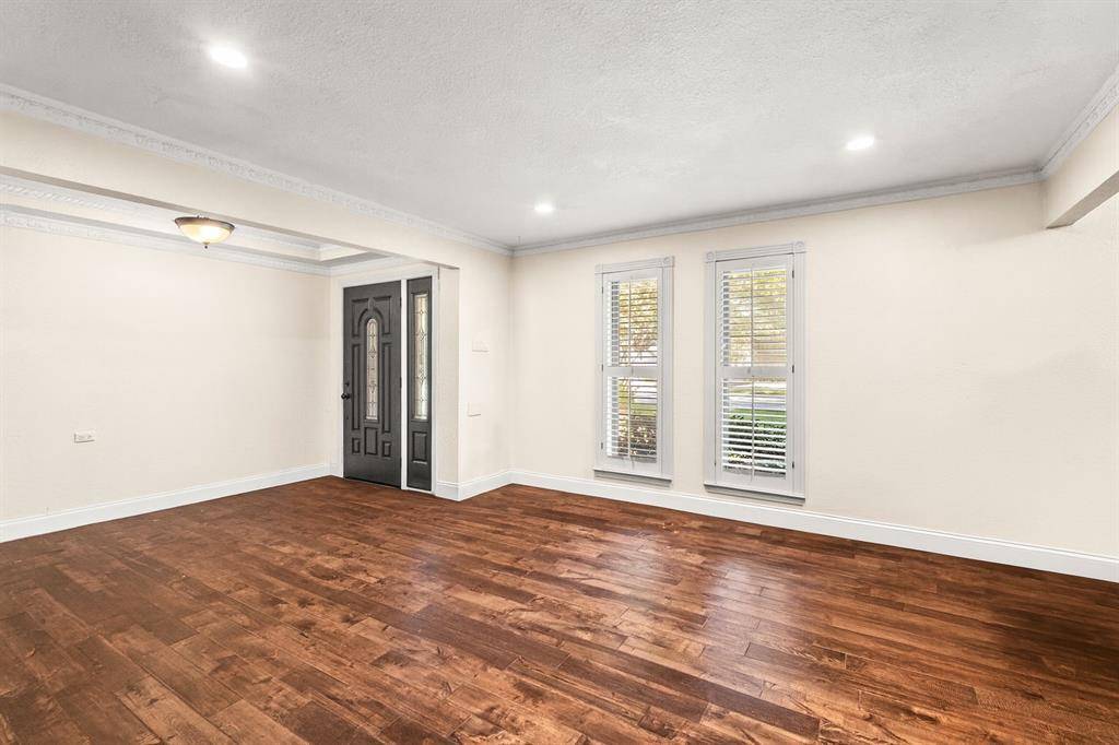 Dallas, TX 75243,9552 Timberleaf Drive